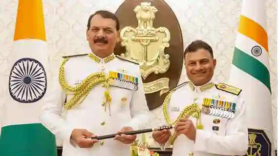 ADMIRAL KRISHNA SWAMINATHAN, PVSM, AVSM, VSM ASSUMES CHARGE AS THE 27th  CHIEF OF THE NAVAL STAFF OF INDIAN NAVY