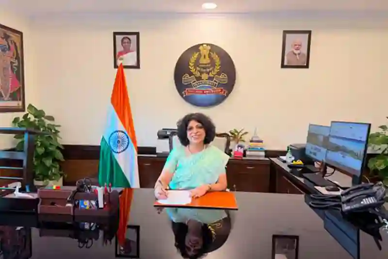 Smt Alka Nangia Arora takes charge as Controller General of Defence Accounts